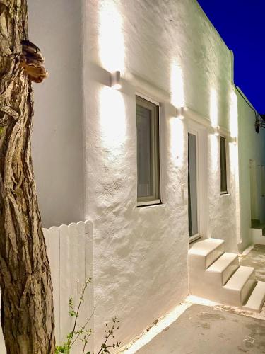 Το κτήριο όπου στεγάζεται  η παραθεριστική κατοικία