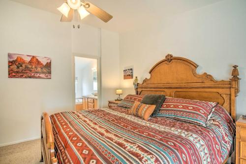 Postel nebo postele na pokoji v ubytování 13 Mi to Lake Powell Mtn-View Home with Deck and BBQ