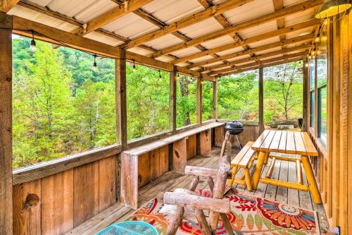 Un jardín fuera de Mountian View Retreat Less Than 2 Mi to White River!