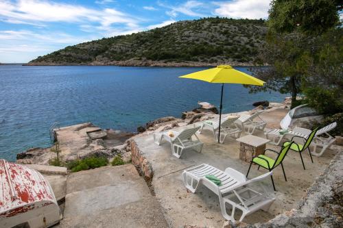 Seaside family friendly house with a swimming pool Razanj, Rogoznica - 13738