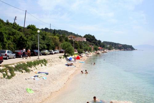 Fotografia z galérie ubytovania Apartments by the sea Zaostrog, Makarska - 2816 v Zaostrogu