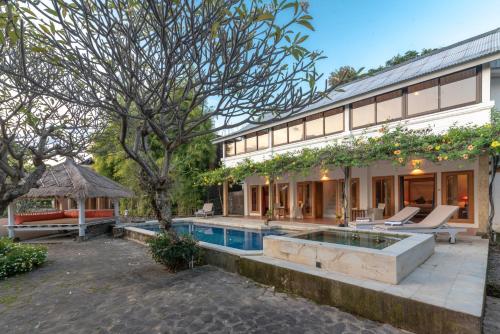 Πισίνα στο ή κοντά στο Villa Dinding Batu