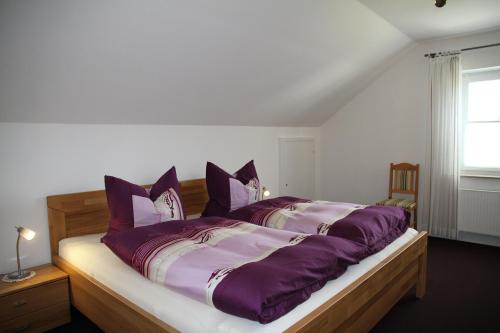 Posteľ alebo postele v izbe v ubytovaní Ferienwohnung Astenpanorama