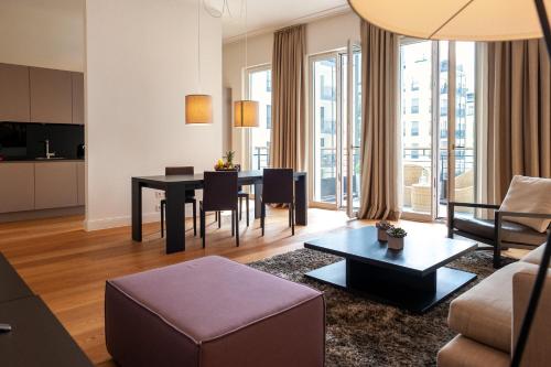 Χώρος καθιστικού στο The Wellem Residences