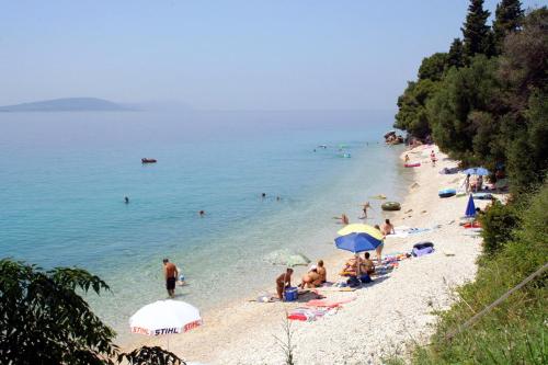 Fotografia z galérie ubytovania Apartments by the sea Zaostrog, Makarska - 10431 v Zaostrogu