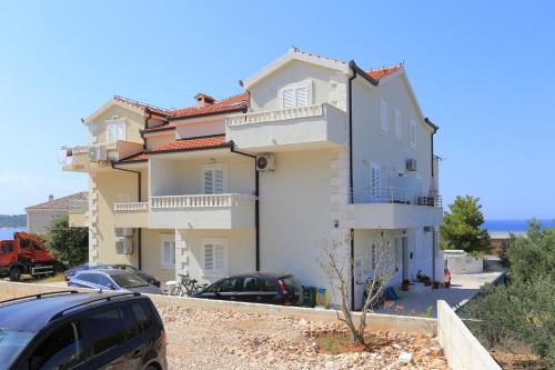 ロゴズニッツァにあるApartments and rooms with parking space Rogoznica - 19786のギャラリーの写真