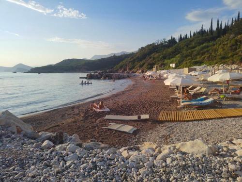 Gallery image of Apartments Drobni Pijesak in Petrovac na Moru
