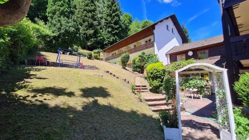 Jardin de l'établissement Atina Hotel