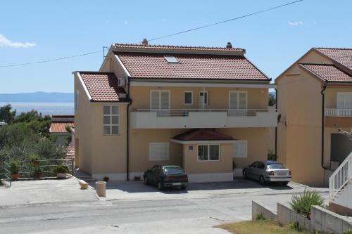 Apartments with parking spaces Makarska - 6850