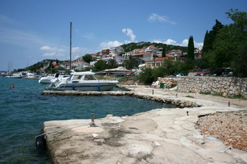 Fotografie z fotogalerie ubytování Apartments by the sea Tisno, Murter - 11289 v destinaci Tisno