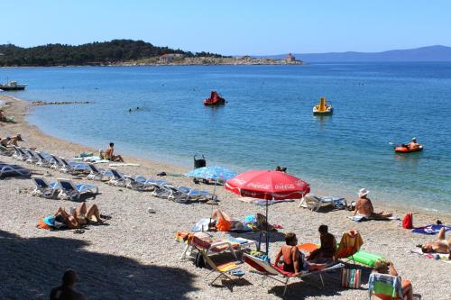 Fotografie z fotogalerie ubytování Apartments by the sea Makarska - 16786 v destinaci Makarska