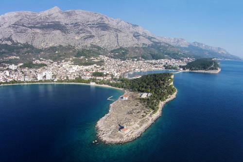 Apartments with parking space Makarska - 19795