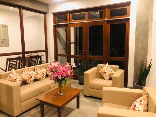 Ruang duduk di Hanthana House