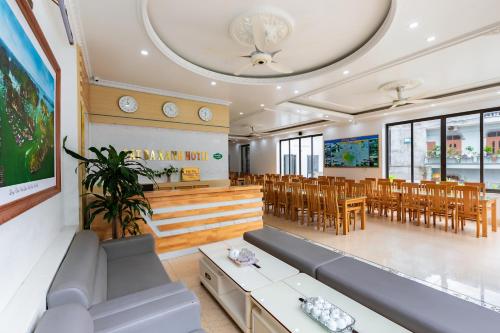 Χώρος καθιστικού στο Cát Bà Xanh - Green Cat Ba Hotel