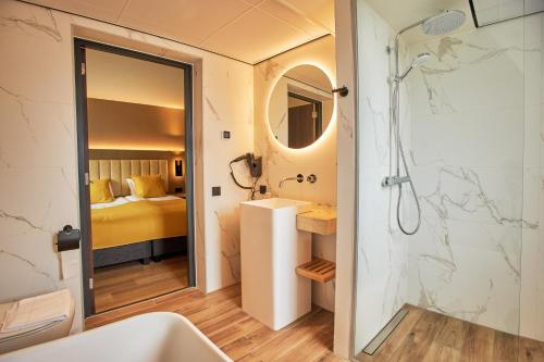 Koupelna v ubytování Hotel Hoogeveen