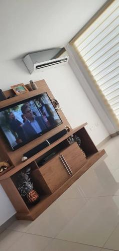 Una televisión o centro de entretenimiento en Villa