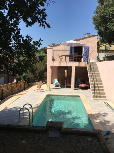 à l'ombre du gros chêne