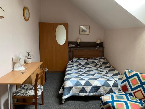 Кровать или кровати в номере Valentina's Rooms