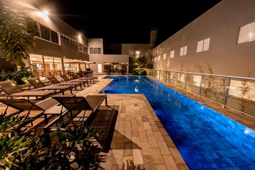 La alberca dentro o cerca de Gaben Hotel