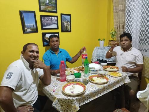 Tetamu yang menginap di Beverly Hills Home stay
