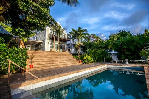 Baseinas apgyvendinimo įstaigoje Red Coconut Self-Catering arba netoliese