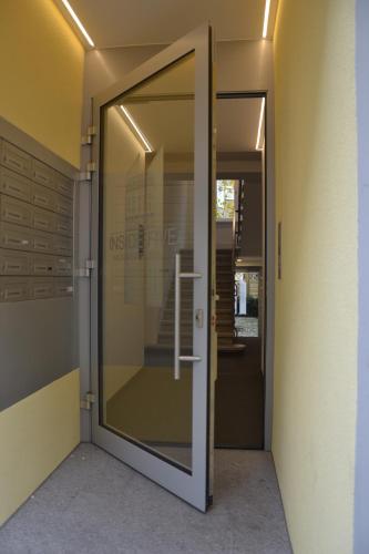 Ένα μπάνιο στο INSIDE FIVE - City Apartments