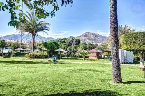 Beachfront-Parque Paloma-Modern-Panoramic Views!