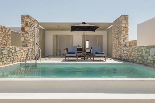 Бассейн в T7 LUXURY VILLAS PAROS или поблизости