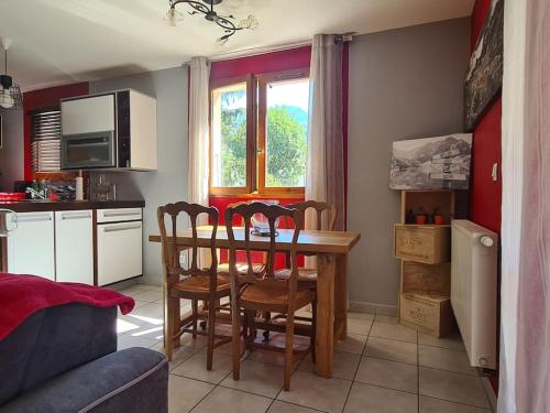 Η κουζίνα ή μικρή κουζίνα στο Superbe appartement avec terrasse