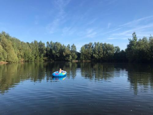 NetterdenPipowagen Jasmijn bij Pipowagen en kampeerhoeve s Gravenhof的相册照片