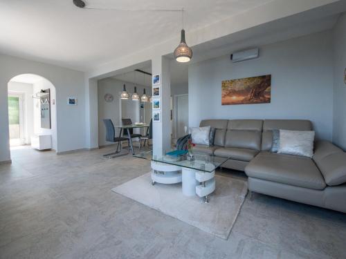 Apartment La Mer-1 by Interhome