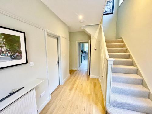 Central Townhouse with free off road parking and garden photo 14