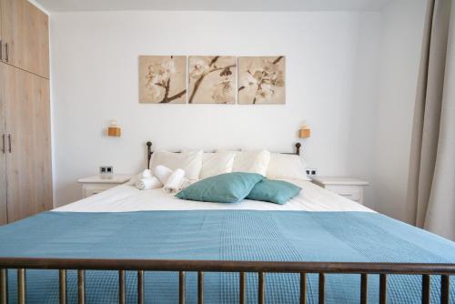 Postel nebo postele na pokoji v ubytování Azahara Deck