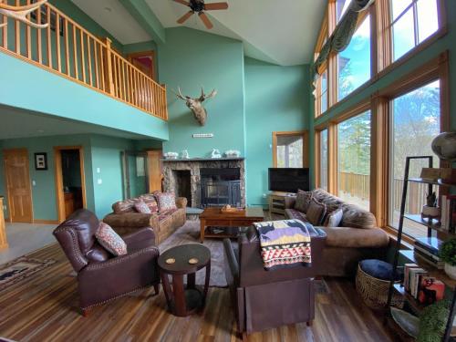 TV/Unterhaltungsangebot in der Unterkunft P5 Ski-in Ski-out rare find Presidential View single family with garage pool table ping pong