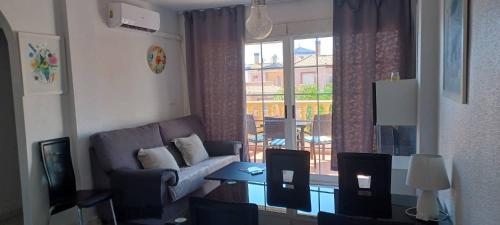 appartement climatisé deux chambres front de mer et piscine