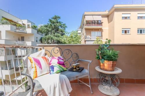 Ginevra Prestigious Apartment with Balcony close the Vatican