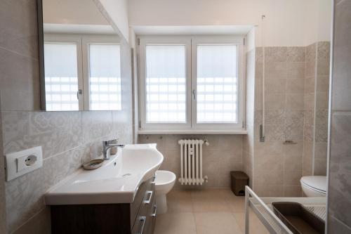 Casa Rosa Beige e Blu