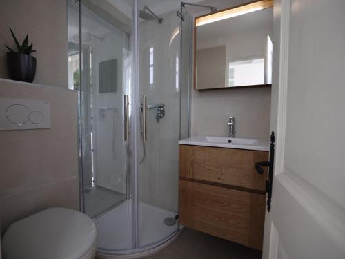 Afbeelding uit fotogalerij van Charmant studio rénové avec terrasse, climatisation et WiFi gratuit - FR-1-196-166 in Menton