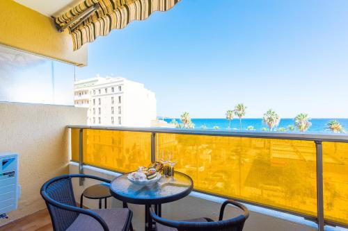 Studio Emeraudes AP4304