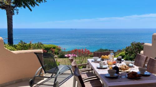 Maison 4 pièces, vue panoramique, piscine, climatisation, près de Palombaggia