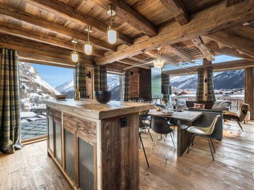 Chalet de Luxe à Val d'Isère avec Jacuzzi et Hammam