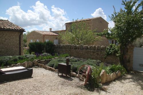 Сад в Les Pres de Gordes