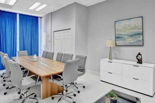 Condo in Brickell Business District photo 13