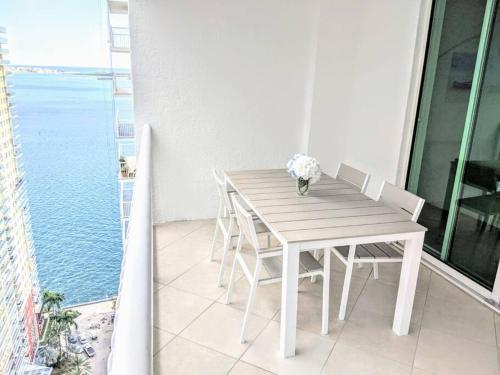 Condo in Brickell Business District photo 14