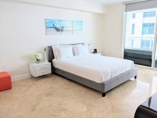 Condo in Brickell Business District photo 3