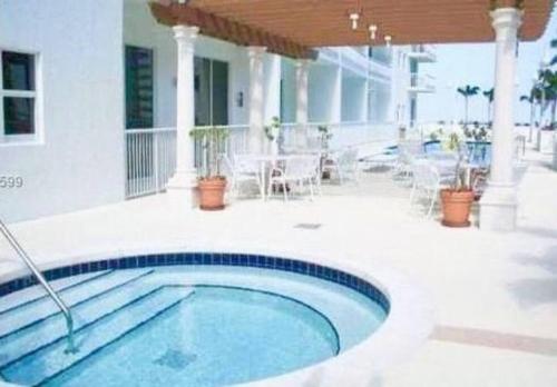 Condo in Brickell Business District photo 21