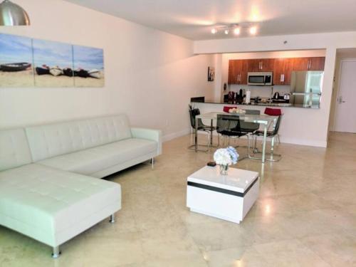 Condo in Brickell Business District photo 23