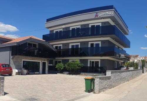 Luxury Apartments-LA Dino Maky
