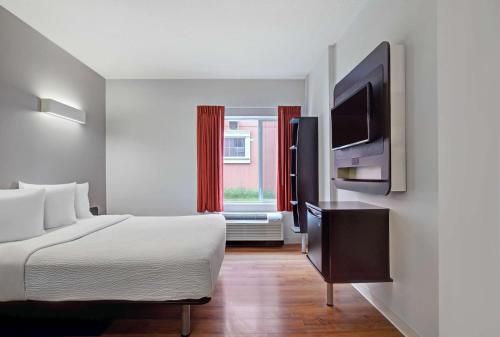 Μια τηλεόραση ή/και κέντρο ψυχαγωγίας στο Motel 6 Airdrie
