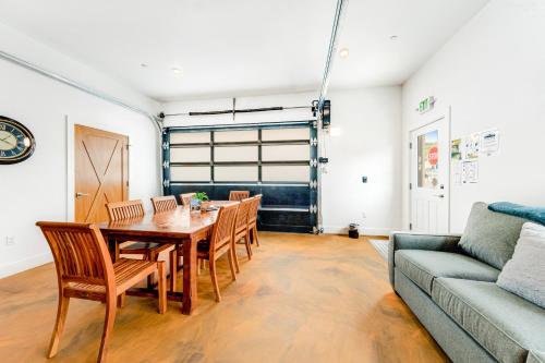Edna's Corner Game Room – Photos 4